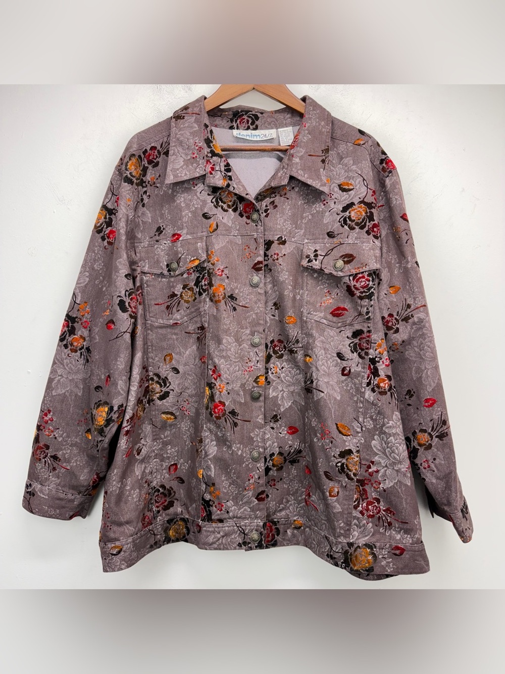 Denim 24/7 size 28W Women’s Mauve Velvet Floral Button Up Jean Trucker Jacket